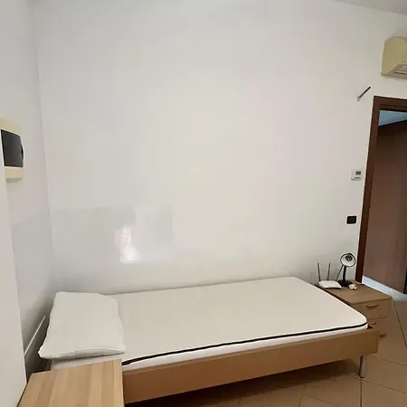 Bed &... Fly *