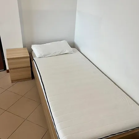 Daire Bed &... Fly *