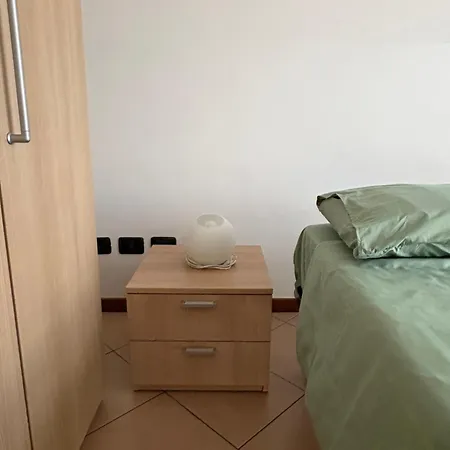 Apartment Bed &... Fly *